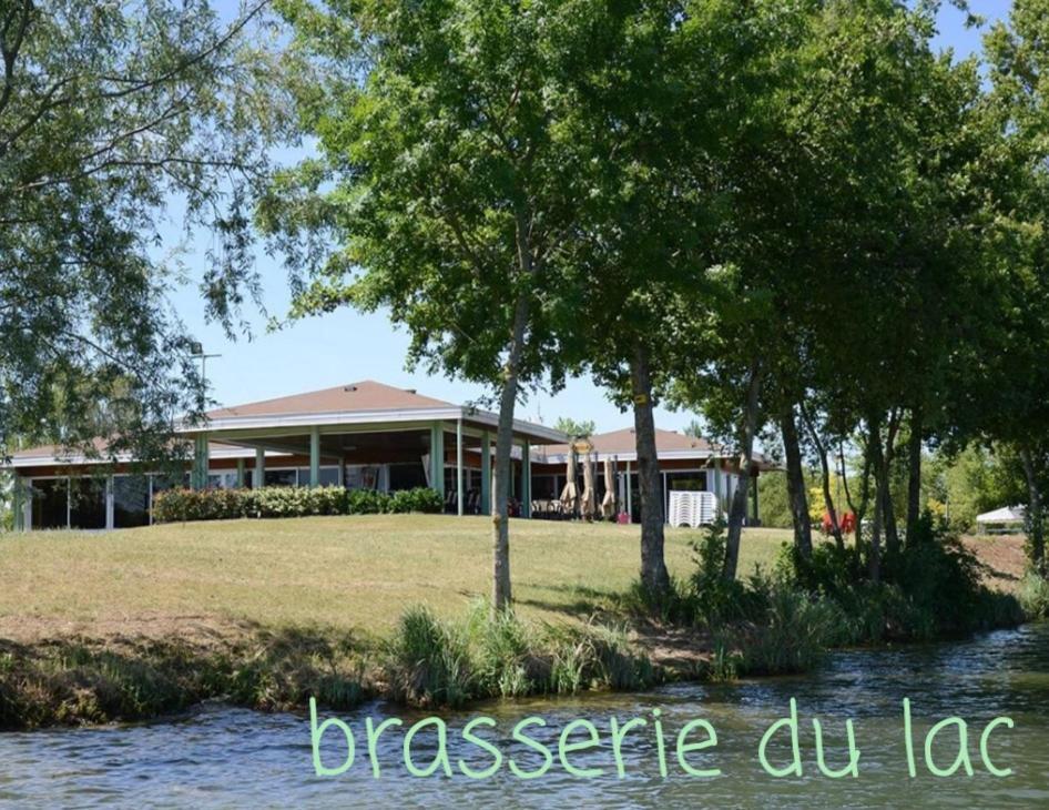 Bulles Etoilees Appartement Avec Jacuzzi Prive Montrevel-en-Bresse Экстерьер фото